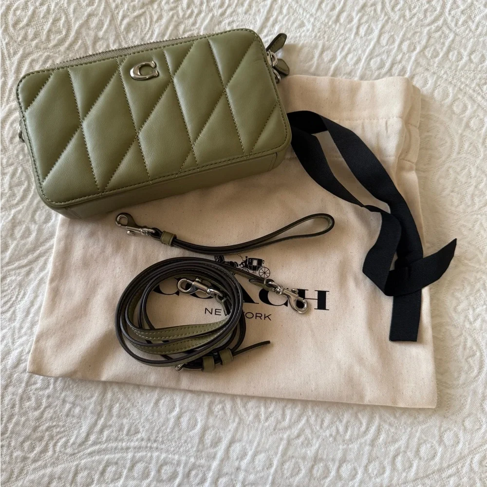 Coach Retail Quilted Double Zip Crossbody Wristlet Clutch